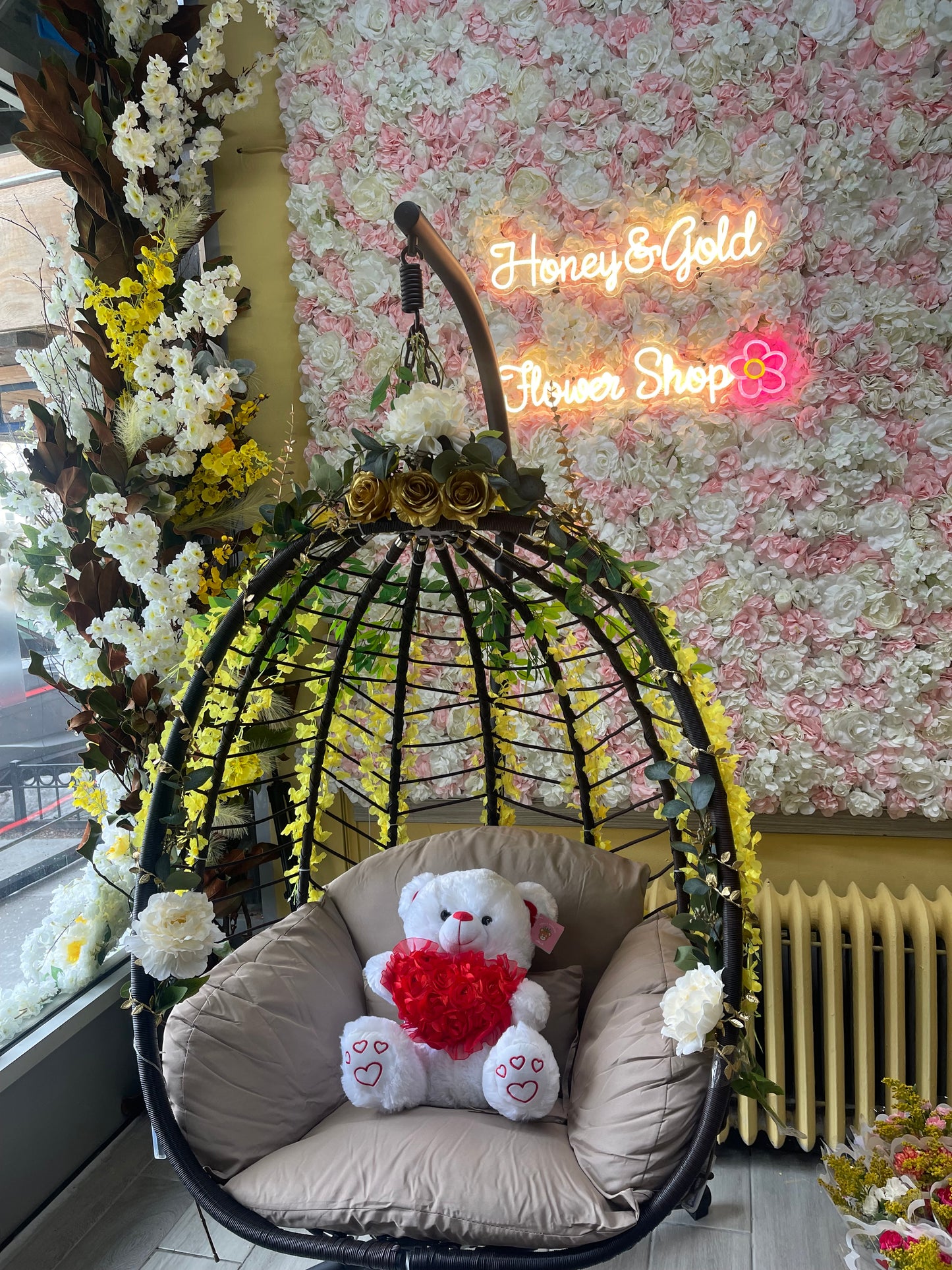 The Ultimate Love Bear – Soft, Sweet & Full of Romance! ❤️🐻”